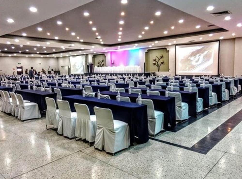 Real De Minas Tradicional Hotel 4*