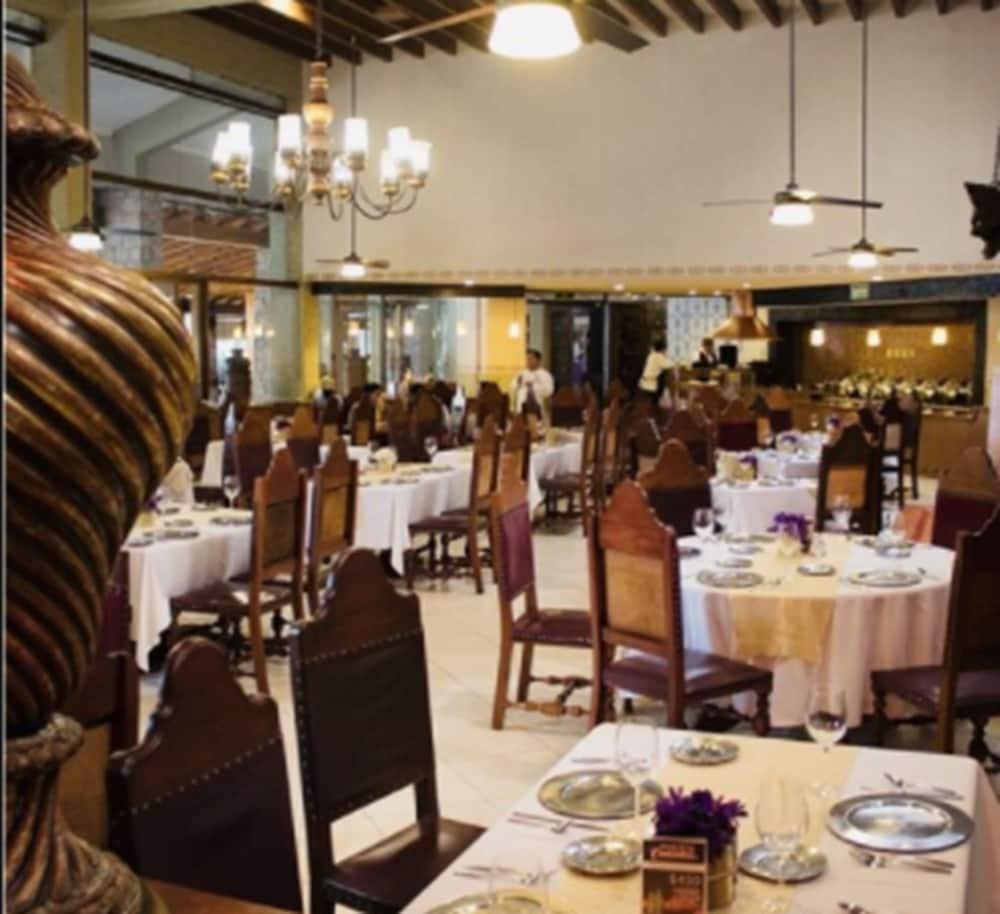Real De Minas Tradicional 4* Querétaro